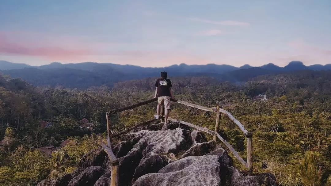 Watu Tumpang: Puncak Berkah di Tengah Cilacap